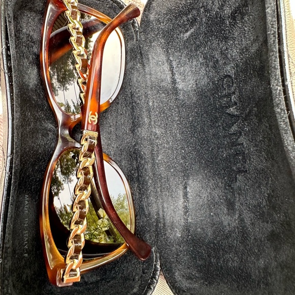 Authentic Chanel Sunglasses Women - Picture 5 of 13